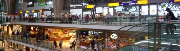 地下２階・三層のショッピングモールが拡がるライプツィヒ駅、Germany